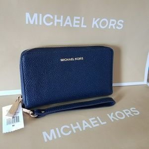 michael kors Wristlet wallet IPhone authentic mk